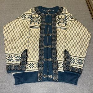 Vintage Dale of Norway blue and white sweater